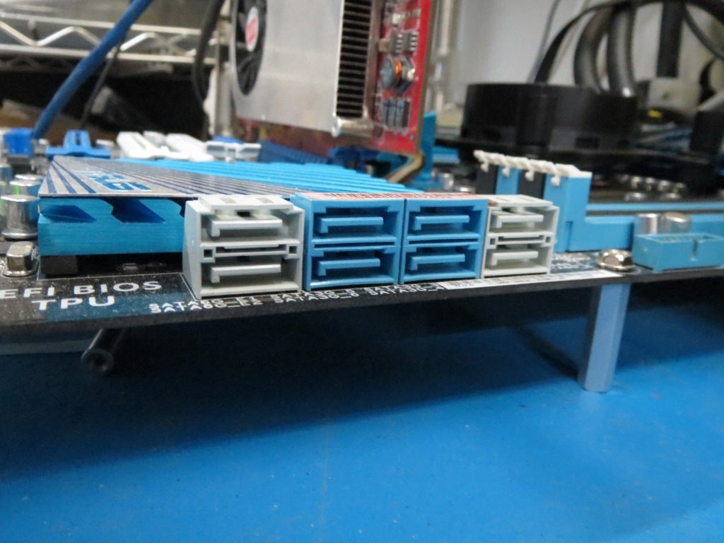 Sataポートとコントローラ