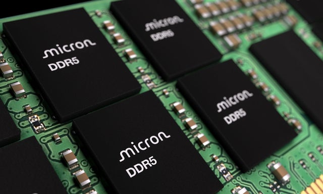 close up of ddr5 module
