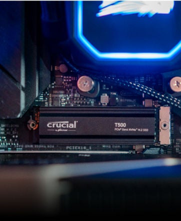 Crucial T500 1TB PCIe Gen4 NVMe M.2 SSD with heatsink