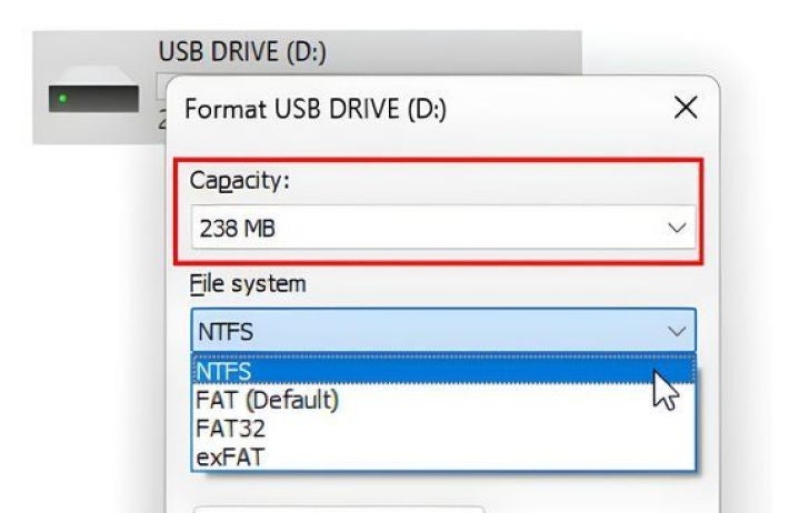 Windows 10および11でUSBフラッシュドライブをフォーマットする方法