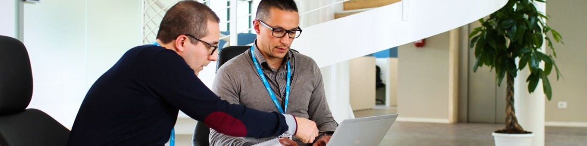 ddr5, technology enablement program, tep, two men collaborating