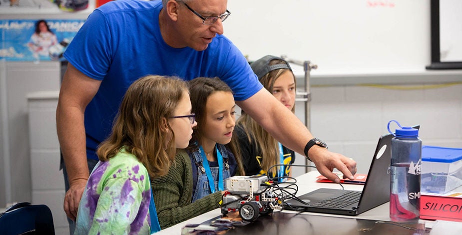 Robotics education in action 