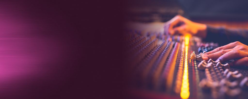 hands at music machine