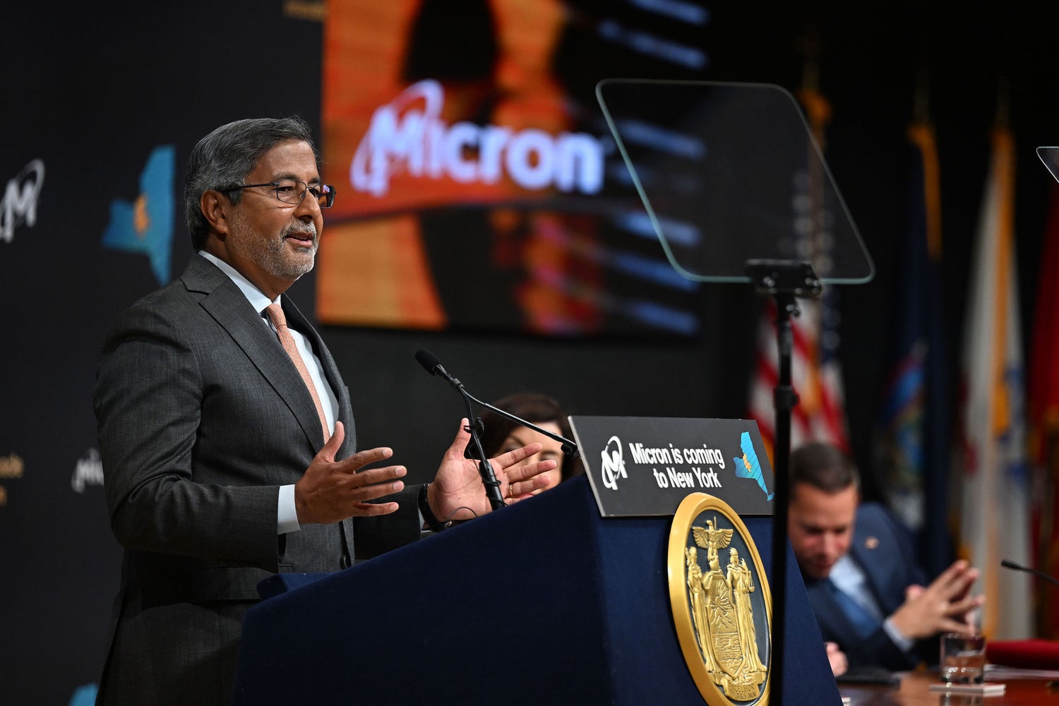 Photo 14 from the New York signing event