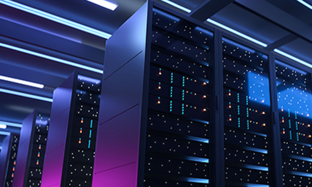 Vergrößert im Hinblick auf Serverracks in tiefblauen Farbtönen