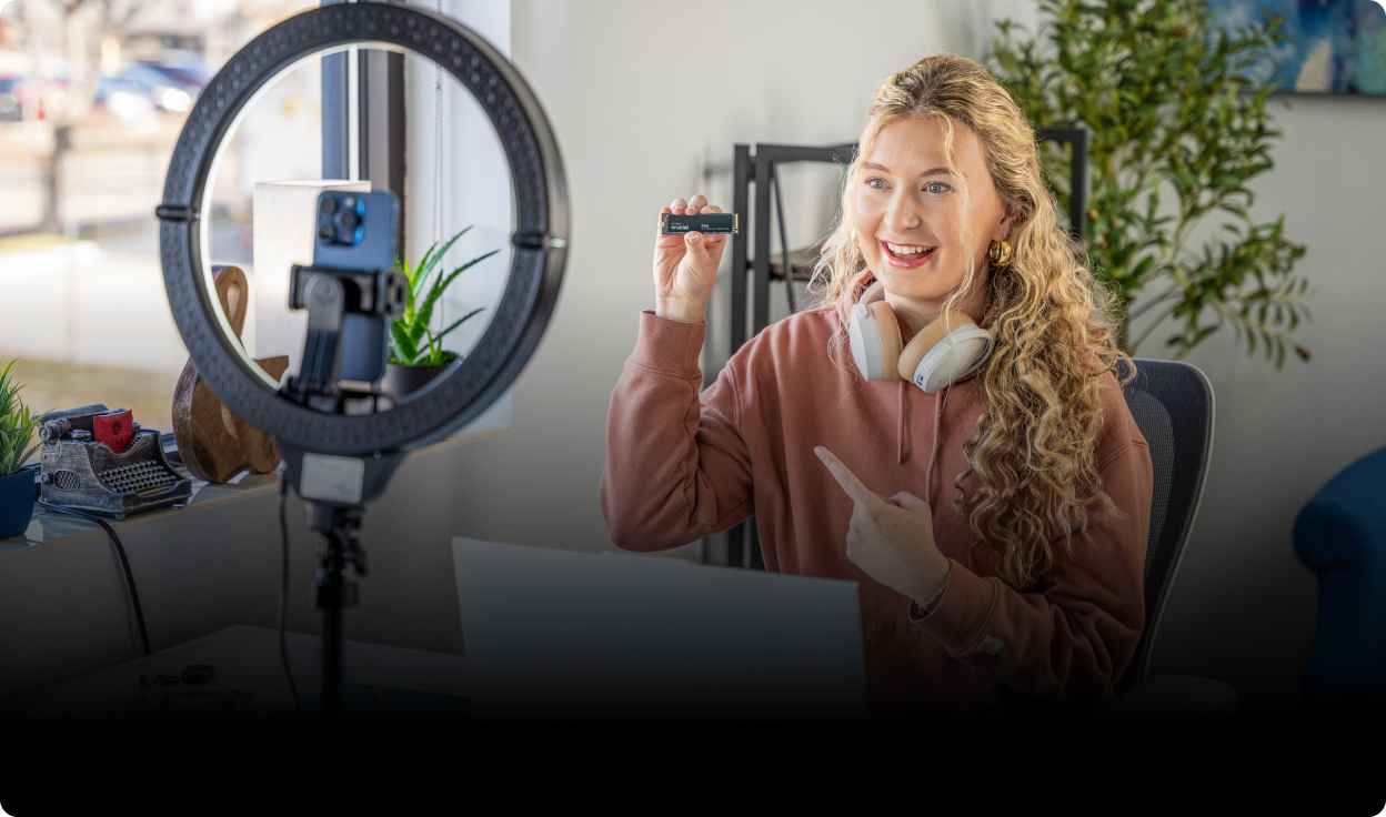 A person showing ssds 