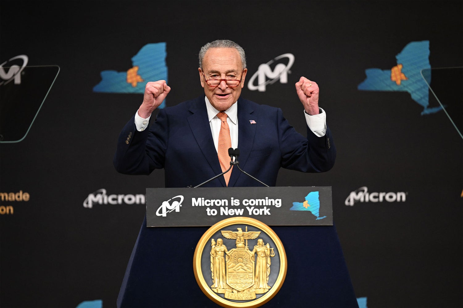 Photo 16 from the New York signing event