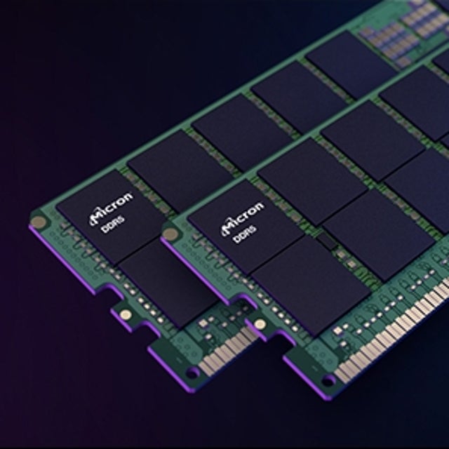 Autobahnbeleuchtung bei Nacht 