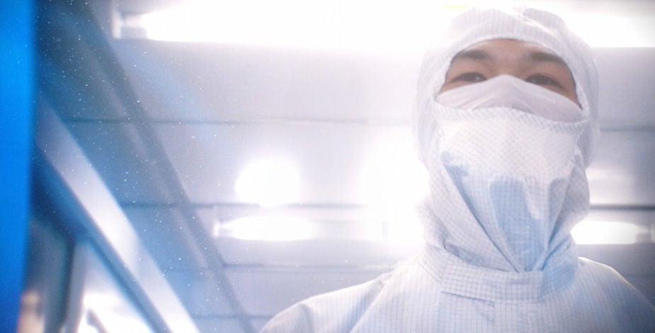 Micron worker in fab
