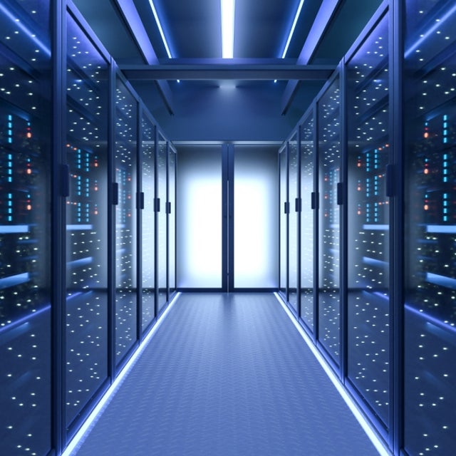 Autobahnbeleuchtung bei Nacht 