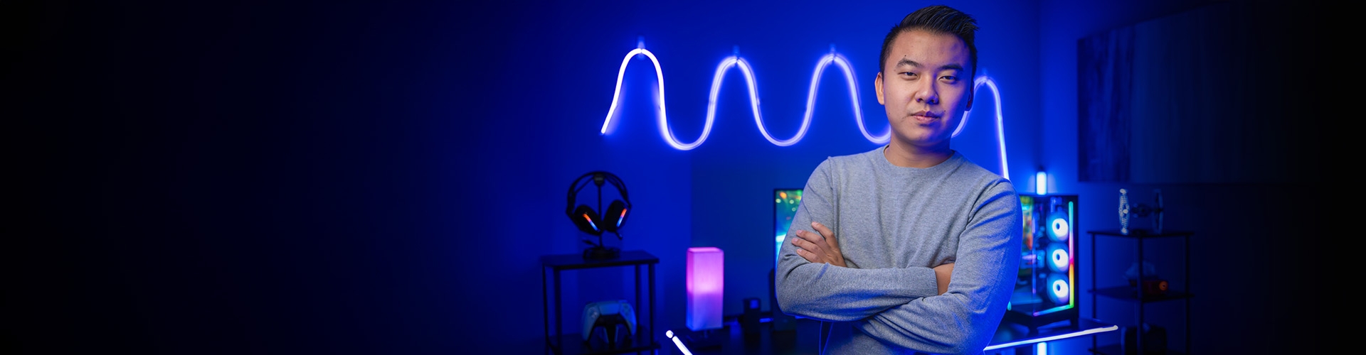 Crucial welcome hero