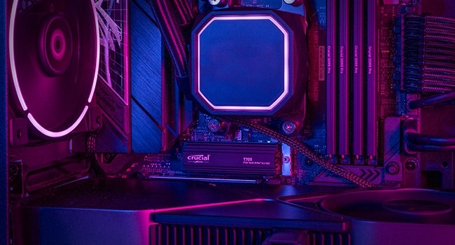 Crucial T705 4TB PCIe Gen5 NVMe M.2 SSD with heatsink