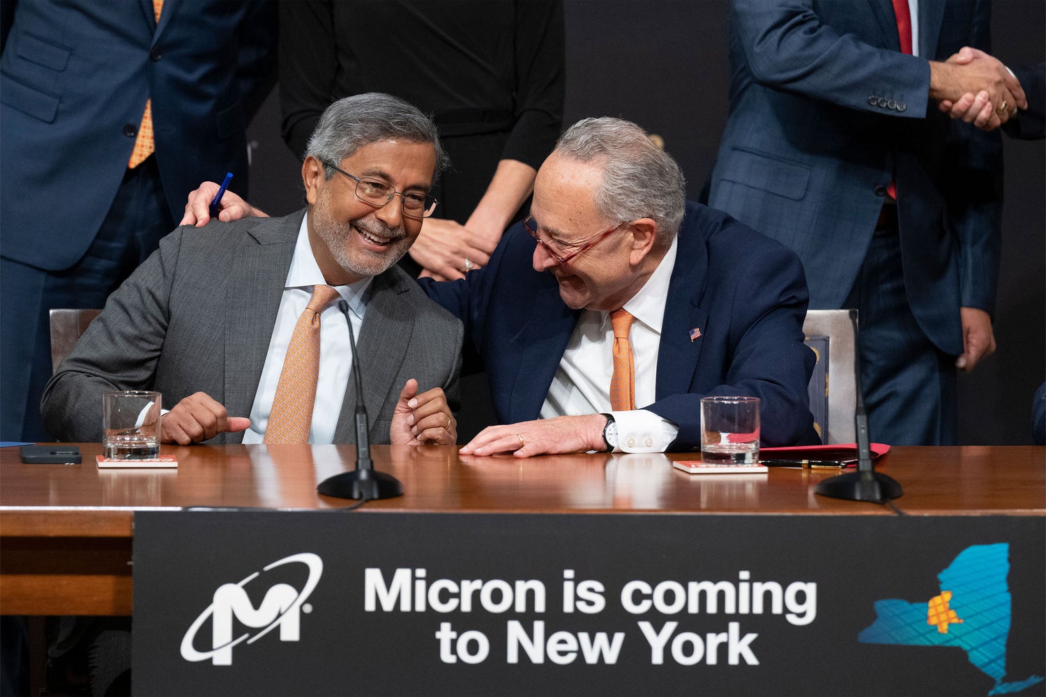 Photo 02 from the New York signing event