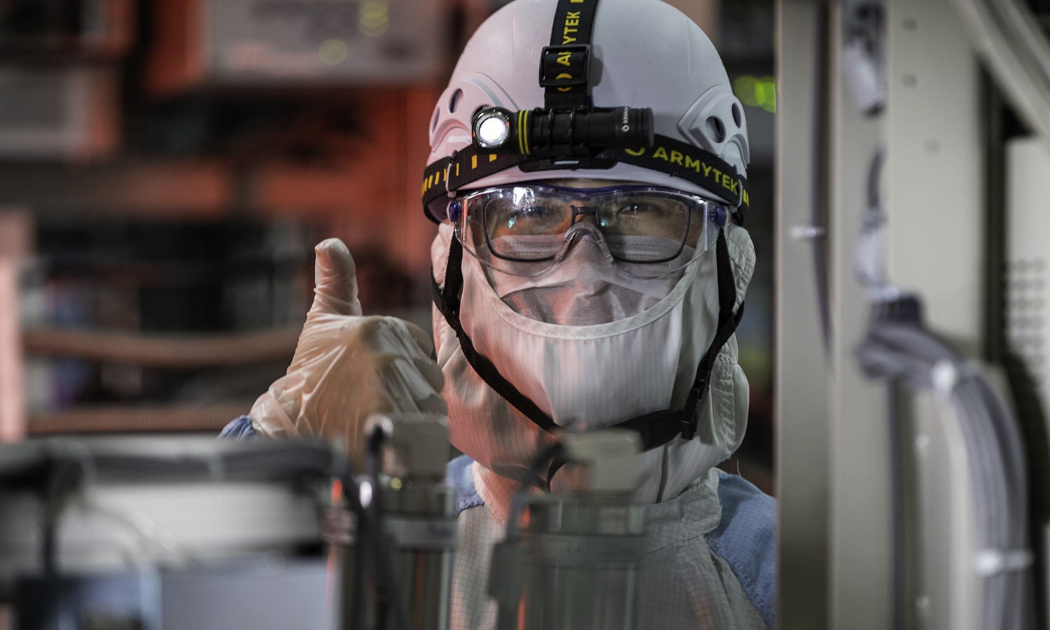 Working gear with thumbs-up